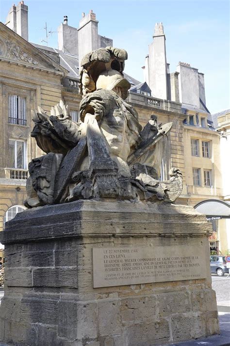 Monumento Conmemorativo De La Liberación Desde La Plaza De Armes En El