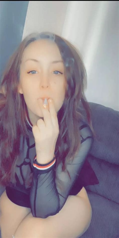 Looking Right At You As I Smoke Nudes Smokingfetish Nude Pics Org