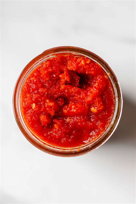 How To Make Fermented Garlic Sriracha Hot Sauce From Scratch