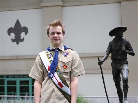 New York Chapter Defies Boy Scouts Of America S Ban On Openly Gay Adult Members