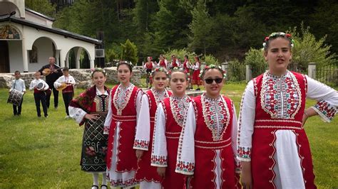 Китка - "Шарена гайда" и "Стани Яно" - Детски ансамбъл към СУ "Св.Св ...