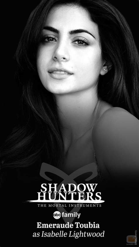 Emeraude Toubia Es Isabelle Lightwood En Shadowhunters The Mortal