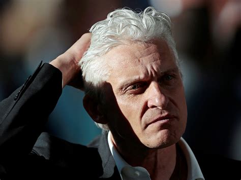 Тиньков попросил прощения за то, что предложил короновать Путина ...