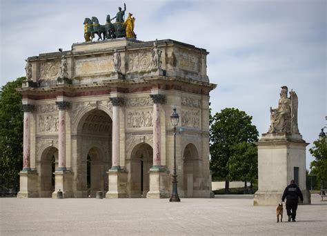 El Louvre Parisino Inicia La Restauraci N De Su Arco De Triunfo Del