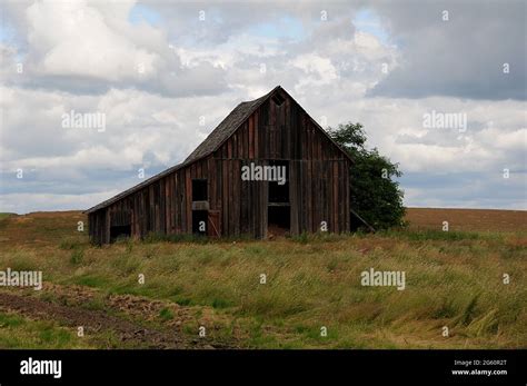 Southwicknez Perce Countyidahousa 23june 2018 Old Barns And Cars