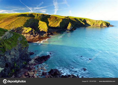 Scenic Rugged Cornish Coastline — Stock Photo © Mnstudio 176147252