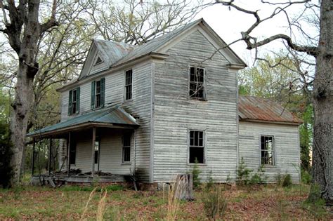 Pin By Emanuela Zappacosta On Capture Old Abandoned Houses Abandoned