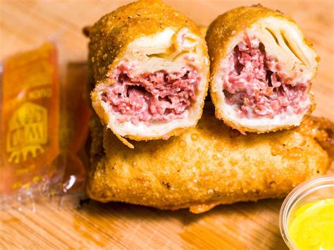 Delicious Corned Beef Egg Roll Recipe