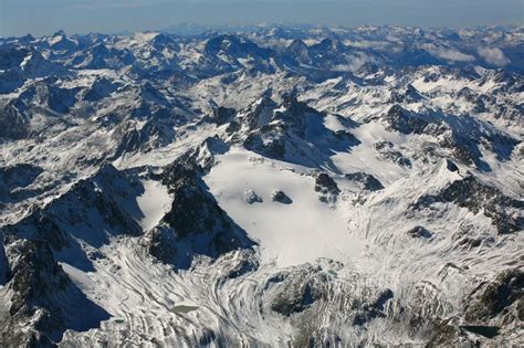 Zernez Von Oben Winterluftbild Mit Alpengipfel In Den Albula Alpen In