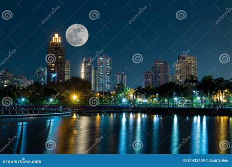 Super Full Moon Over The Modern Building Stock Image Image Of Beauty