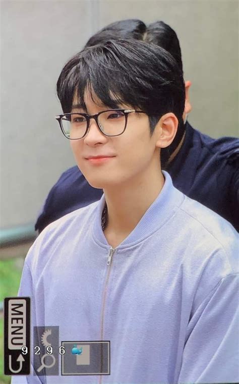 Wonwoo Music Bank Gambar Pacar Selebritas Seventeen