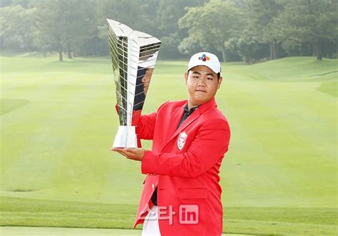 포토 김주형 Kpga 사상 처음으로 10대 2승 챔프 네이트 스포츠