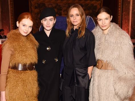 Ego Kristen Stewart Prestigia Stella Mccartney Em Evento De Moda