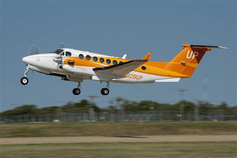 Wheels Up überrascht mit sonderlackierter King Air 350i Aerobuzz de