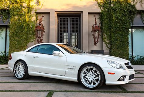 10+ Mercedes Benz Sl500 Stock Photos, Pictures & Royalty-Free Images ...