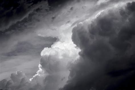 Dark Clouds in the Sky · Free Stock Photo