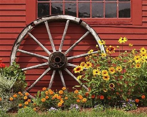 Image result for wagon wheel decor ideas Outdoor Projects, Garden ...