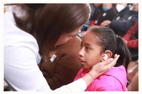 Gaby Bonilla Entrega Aparatos Auditivos En Municipios De Puebla