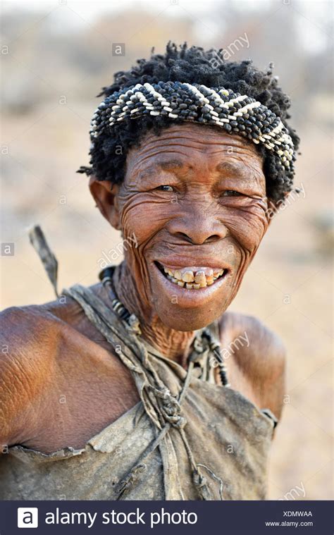 Bushman Woman High Resolution Stock Photography And Images Alamy