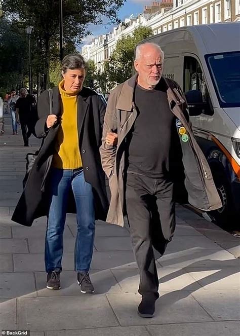 Pink Floyd Guitarrista David Gilmour E Esposa Polly Samson Corte