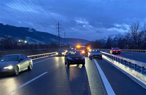 Unfall auf der Autobahn A14 sorgte für 30 Minuten Stau l zentralplus