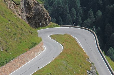 W Hrend Organisierter Tour In Tirol Motorradfahrer Bei Unfall Auf