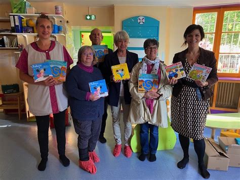 Lassociation Enfance Et Partage Offre Des Livres Aux Jeunes