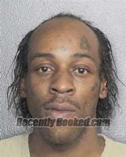 Recent Booking Mugshot For DERRICK REGINALD GOODLET In Broward County