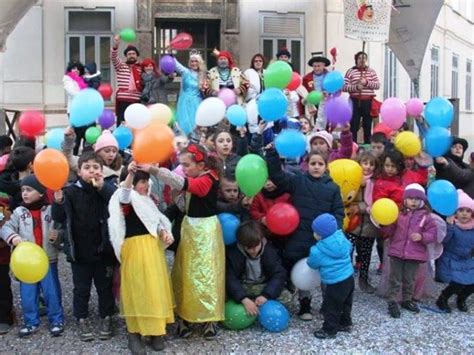 Festa A Savona Per Il Via Al Carnevale Consegnate Le Chiavi A Re