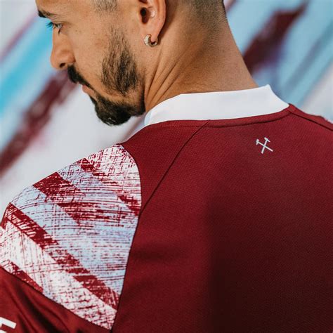 Nova Camisa Titular Do West Ham 2022 2023 Umbro Mantos Do Futebol