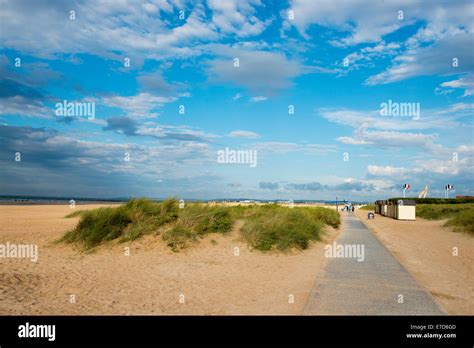 Landing Landings Hi Res Stock Photography And Images Alamy