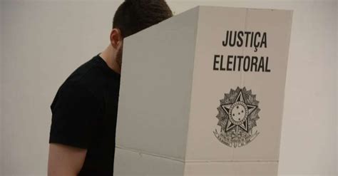 Eleitores Podem Levar Cola Para A Cabine De Votação No 2º Turno