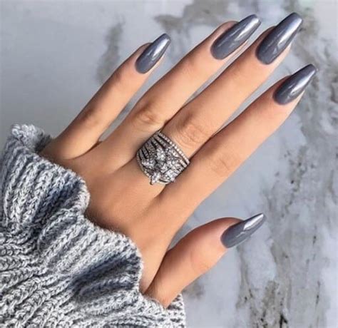 35 Ultra Trendy January Nail Colors Designs