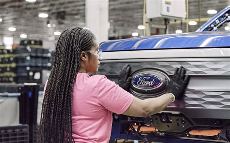 Ontario Ford Investit 1 8 Milliard Pour Fabriquer Des Véhicules électriques En 2025 Guide Auto