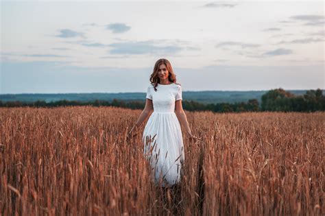 Papel De Parede Campo Vestido Branco Mulheres Ao Ar Livre Mulheres