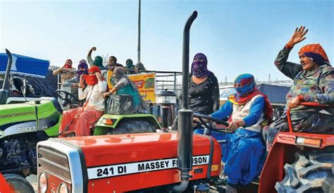 Kisan Andolan Women Preparing To Participate In Tractor Kisan Parade