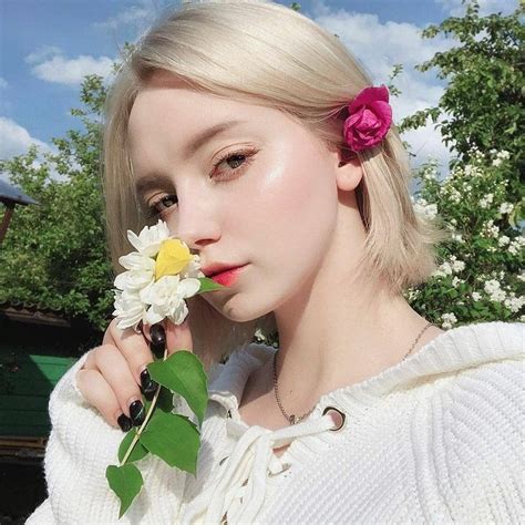 Hot girl Nga sở hữu nét đẹp trong trẻo ngọt ngào tựa nàng thơ Báo Dân trí