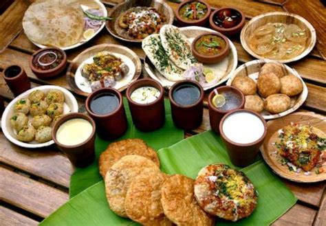 10 Famous And Delightful Dishes Of Delhi That Will Leave You Drooling