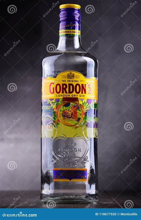 Bottle of Gordon S London Dry Gin Editorial Image - Image of logo, bottle: 118677520