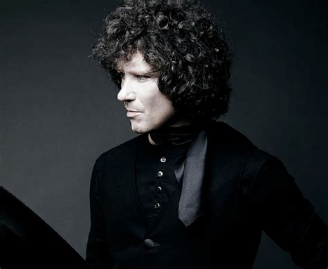 Explore The Music Of Enrique Bunbury Authenticity Creativity And