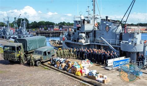 Navio Da Marinha Transporta Doa Es Para Atingidos Por Enchentes No Rio