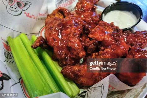 Boneless Bbq Wings Photos And Premium High Res Pictures Getty Images