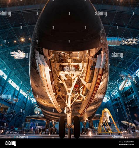 Space Shuttle Discovery In Steven F Udvar Hazy Center Of Smithsonian