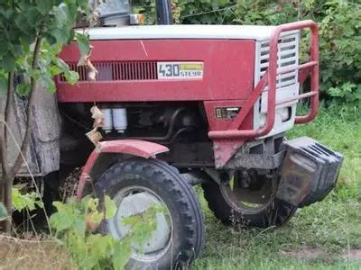 How to Check Hydraulic Fluid On a MAHINDRA Tractor