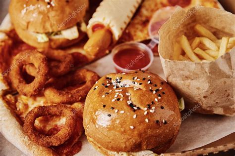 Comida No Saludable Y Chatarra Diferentes Tipos De Comida Rápida En La