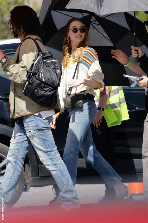 Emma Stone Emma Stone Xxx Nude OnlyFans Leaks The Fappening Photo 5755026 FappeningBook