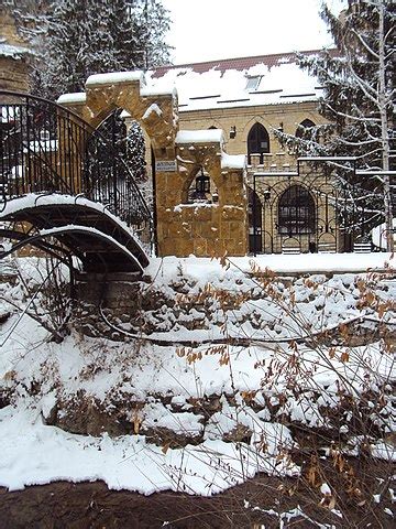 File:Замок коварства и любви, Кисловодск 07.JPG - Wikimedia Commons