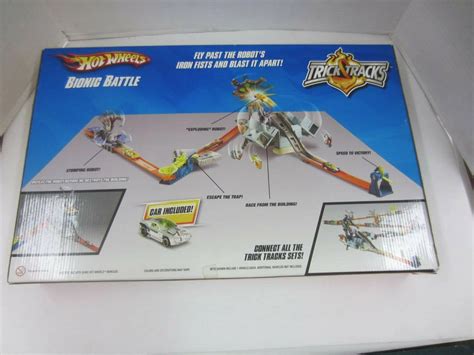 Hot Wheels Trick Tracks Bionic Battle