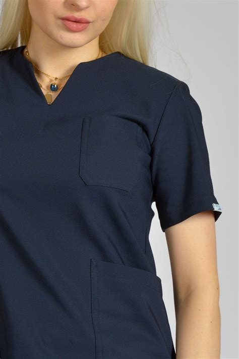 Bluzka medyczna damska Scrubs V Neck Navy Blue Odzież Medyczna