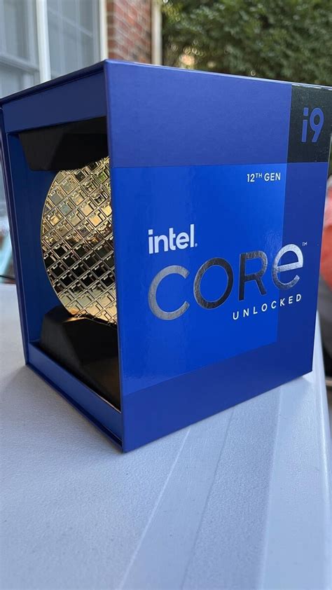 A Closer Look At The Intel Core I K Retail Package Techpowerup